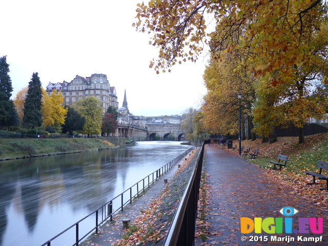 FZ024128 Pulteney bridge, Bath